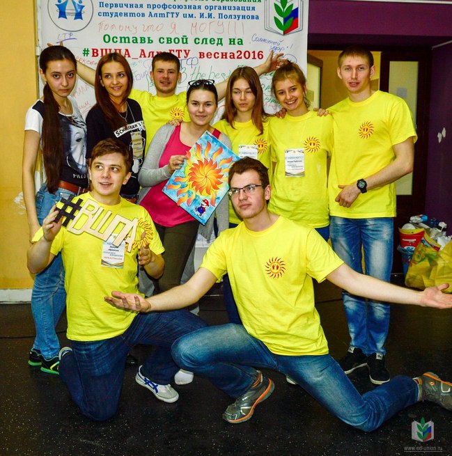 ���-�������-4