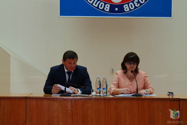 Встреча с Губернатором Волгоградской области Встреча с Губернатором Волгоградской области