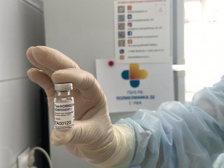 ФНПР призывает трудящихся вакцинироваться